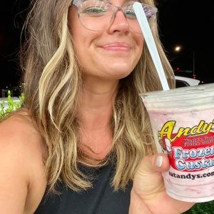 Meet your Posher, Avery